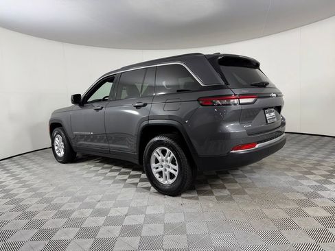 Certified 2024 Jeep Grand Cherokee Laredo image 7