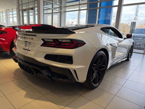 Used 2023 Chevrolet Corvette Z06 image 2