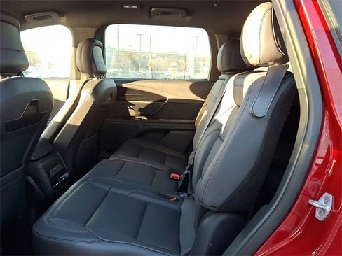 Used 2025 Lincoln Nautilus Premier w/ Jet Appearance Package image 11