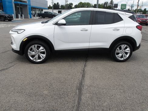 Used 2024 Buick Encore GX Preferred w/ Comfort Package AWD/4WD image 4