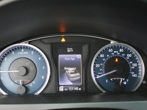 Used 2017 Toyota Camry LE image 8