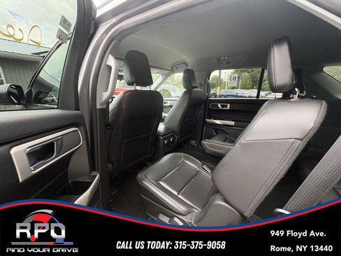 Used 2022 Ford Explorer XLT w/ Equipment Group 202A AWD/4WD image 10