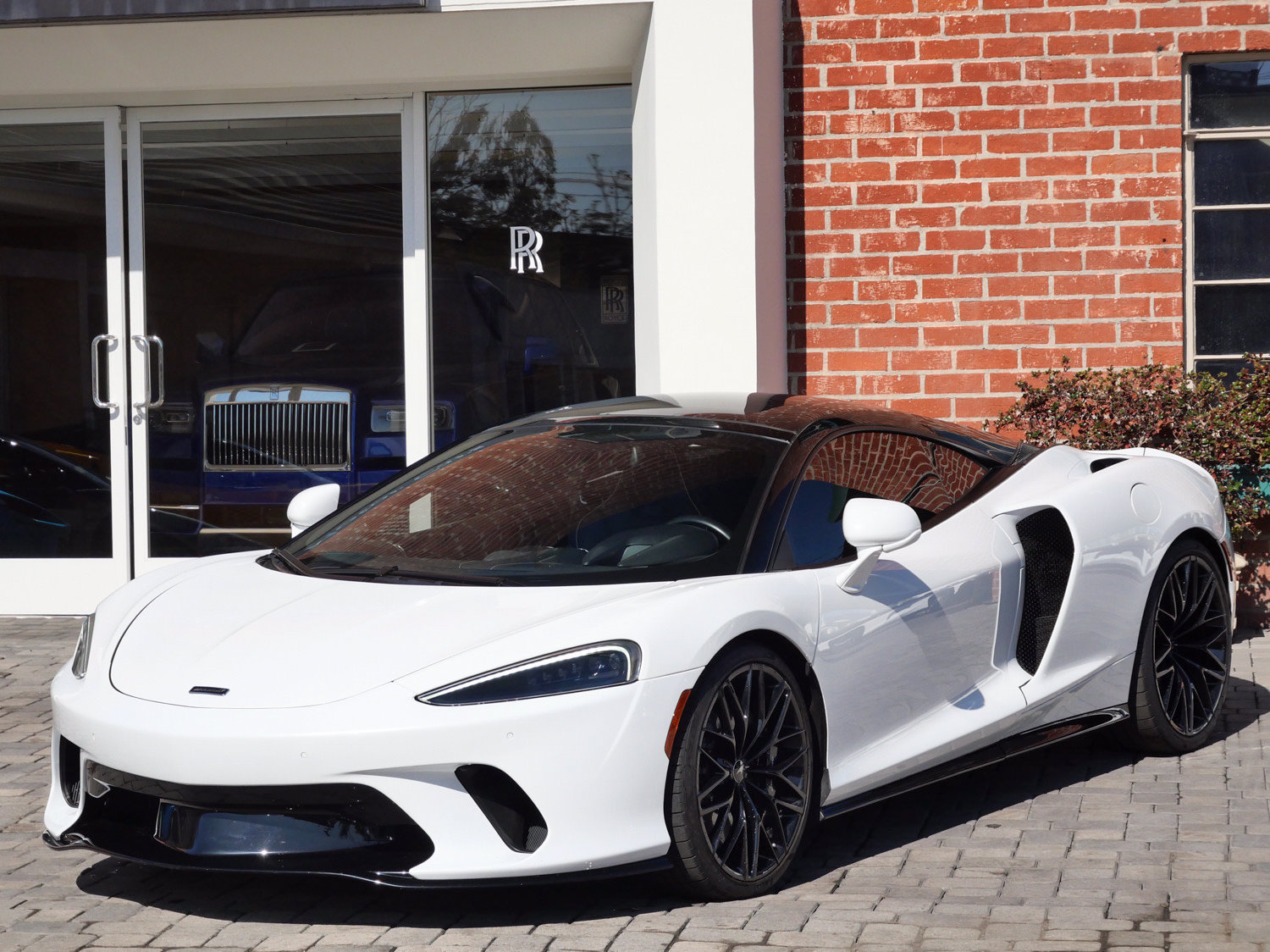 Used 2023 McLaren GT RWD image 13