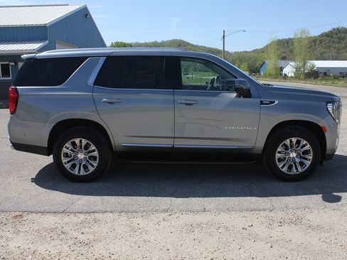 Used 2023 GMC Yukon Denali w/ Advanced Technology Package AWD/4WD image 4