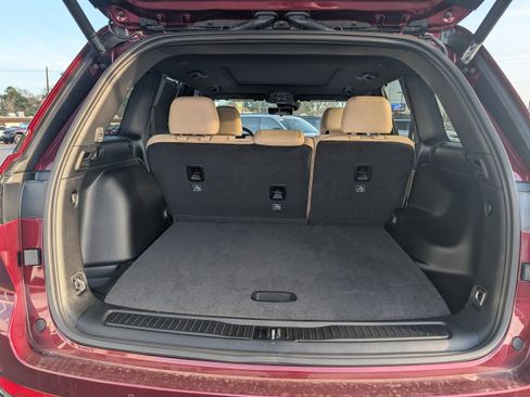 New 2025 Jeep Grand Cherokee Limited w/ Luxury Tech Group II image 23