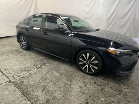 Used 2024 Honda Civic EX-L image 3
