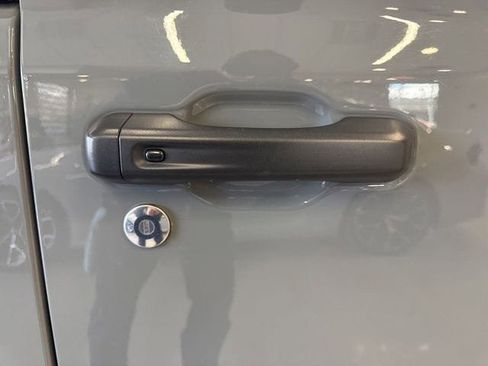 Used 2022 Jeep Wrangler Willys image 19