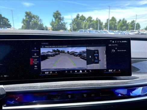 Used 2024 BMW i7 M70 AWD/4WD image 16