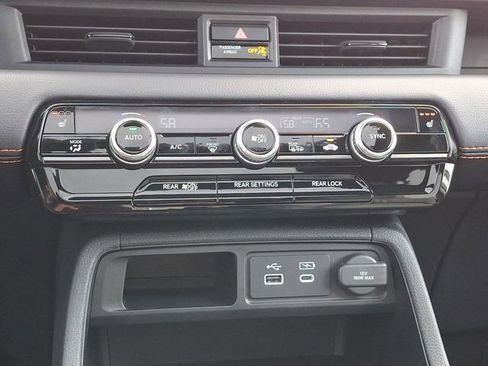 Certified 2025 Honda Pilot TrailSport image 16