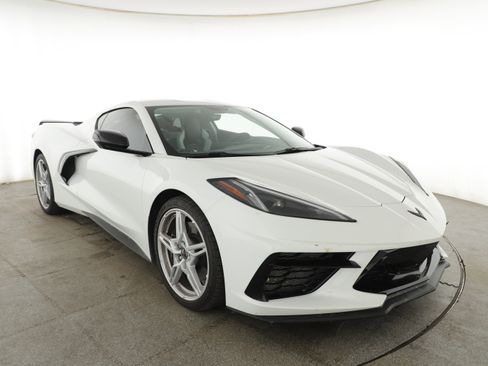 Used 2020 Chevrolet Corvette Stingray Premium Cpe w/ 3LT Preferred Equipment Group RWD image 3