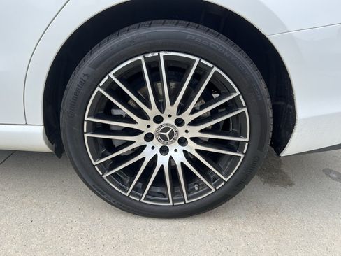 Used 2024 Mercedes-Benz C 300 Sedan image 13