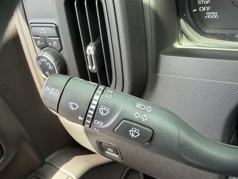 Used 2025 Chevrolet Silverado 1500 Custom RWD image 29