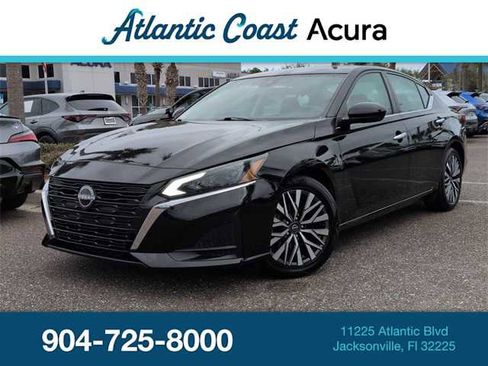 Used 2023 Nissan Altima 2.5 SV image 1