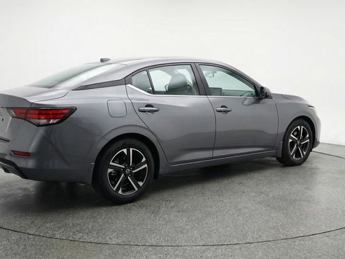 Used 2025 Nissan Sentra SV image 9