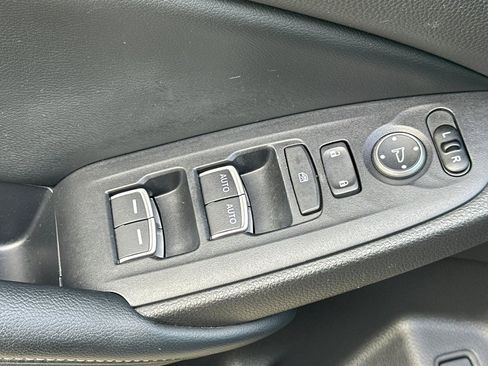 Used 2018 Honda Accord Sport image 13