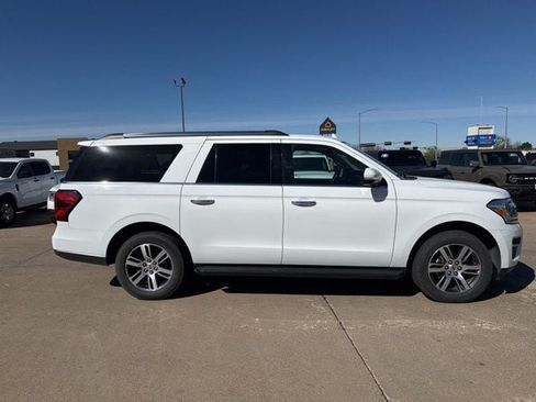 Used 2024 Ford Expedition Max Limited AWD/4WD image 4