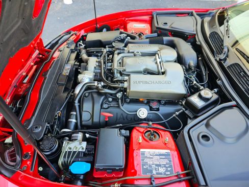 Used 2005 Jaguar XK8 Coupe image 31