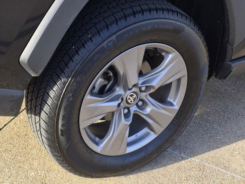 Used 2024 Toyota RAV4 XLE image 7