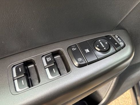 Used 2021 Kia Sportage S image 13