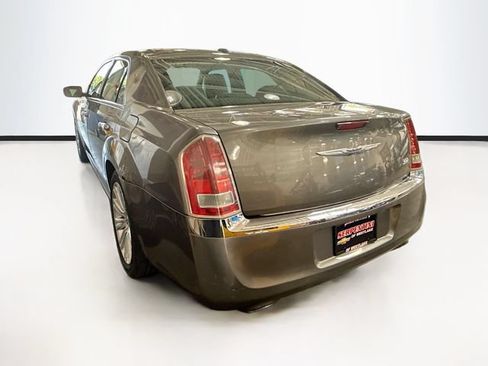 Used 2011 Chrysler 300 Limited RWD image 7
