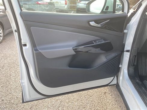 Used 2021 Volkswagen ID.4 Pro image 18