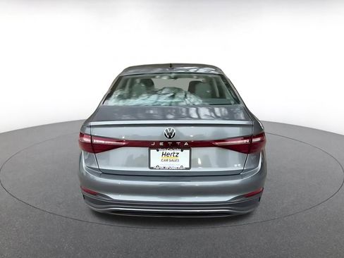 Used 2025 Volkswagen Jetta SE image 12