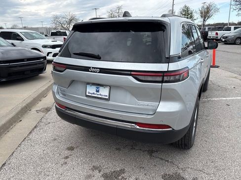 New 2026 Jeep Grand Cherokee Laredo AWD/4WD image 25
