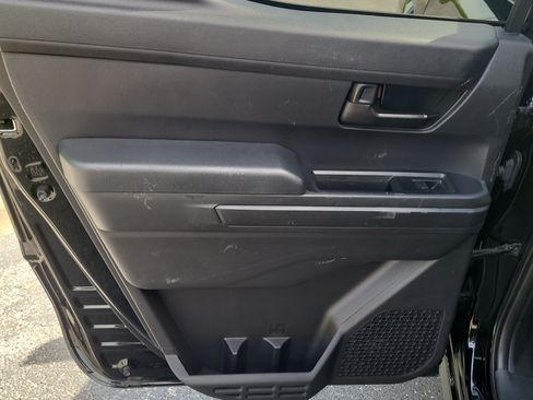 Certified 2024 Toyota Tacoma SR5 AWD/4WD image 13