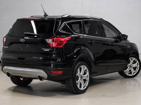 Used 2019 Ford Escape Titanium image 10