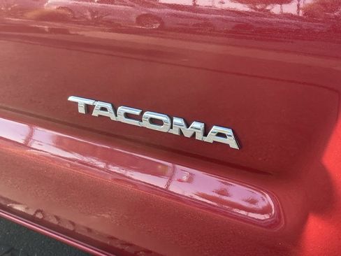 Used 2015 Toyota Tacoma PreRunner w/ TRD Sport Package RWD image 8