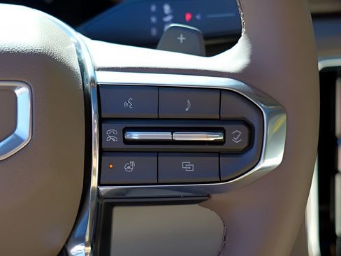 New 2026 GMC Yukon Denali w/ Sun & Power Step Package image 13