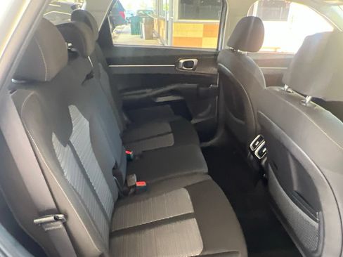 Certified 2021 Kia Sorento LX AWD/4WD image 14