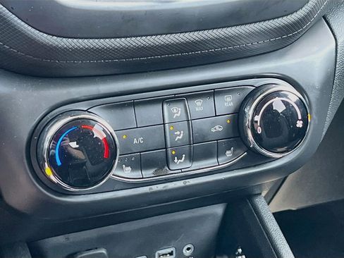 Used 2023 Chevrolet TrailBlazer LT FWD image 15