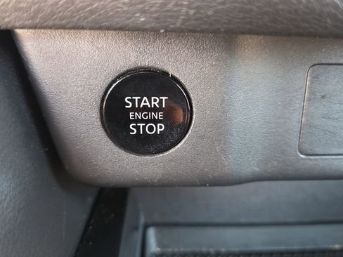 Used 2024 Nissan Rogue S FWD image 22