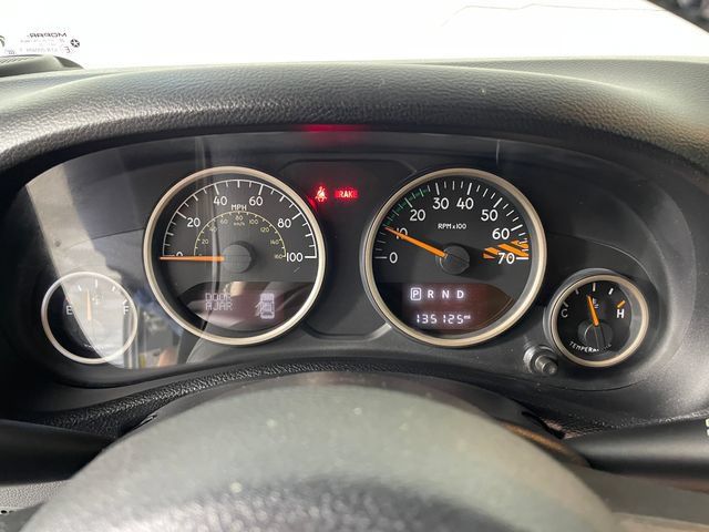 Used 2017 Jeep Wrangler Unlimited Sahara AWD/4WD image 5