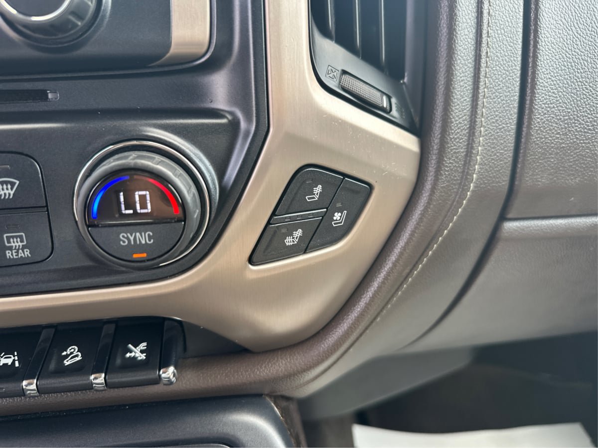 Used 2016 GMC Sierra 1500 Denali w/ Enhanced Driver Alert Package AWD/4WD image 15