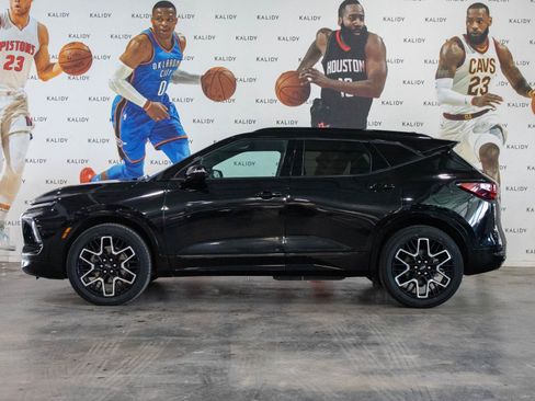 Used 2023 Chevrolet Blazer RS w/ Driver Confidence II Package FWD image 18