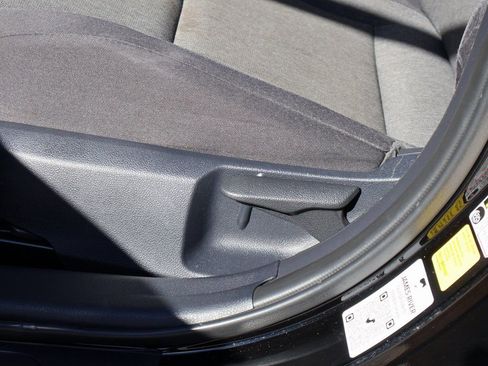 Used 2025 Toyota Camry LE image 23