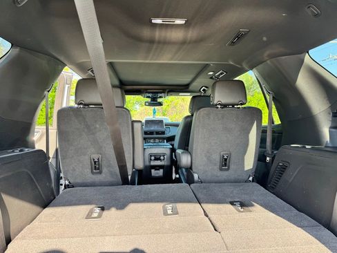 Used 2022 Chevrolet Tahoe Z71 w/ Luxury Package image 10