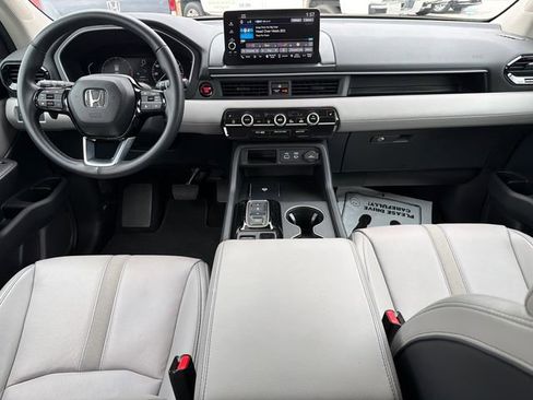 Used 2025 Honda Pilot EX-L image 23