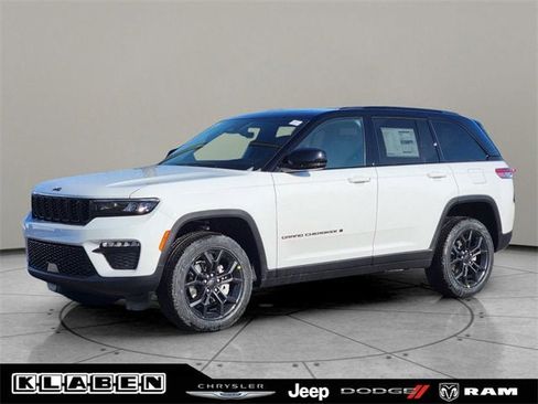 New 2025 Jeep Grand Cherokee Limited image 1
