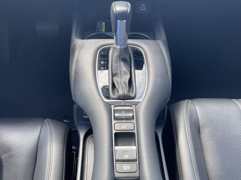 Used 2024 Honda HR-V EX-L image 11