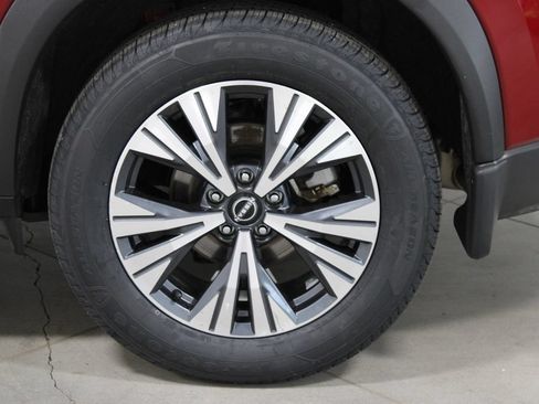 Used 2023 Nissan Rogue SV AWD/4WD image 16