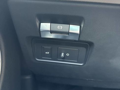 Used 2023 Land Rover Discovery Sport S R-Dynamic image 28