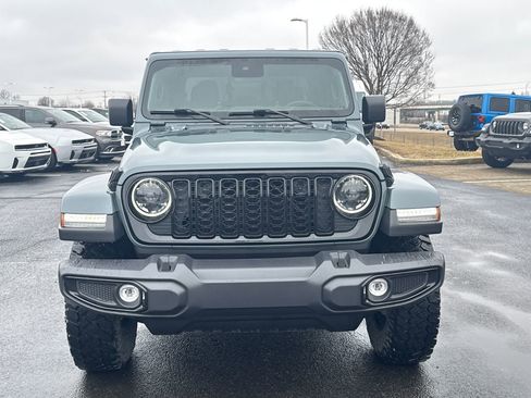Used 2024 Jeep Gladiator Sport image 8