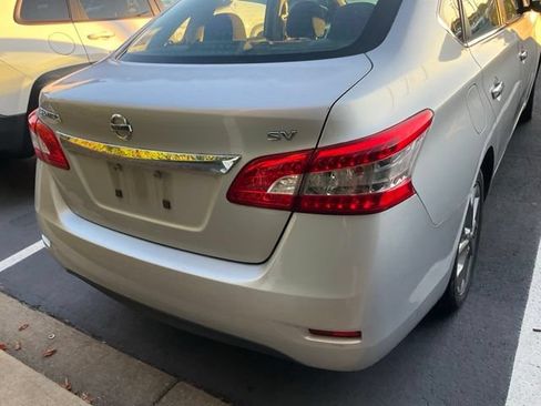 Used 2015 Nissan Sentra SV FWD image 6