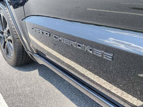 Used 2021 Jeep Grand Cherokee Laredo X RWD image 11