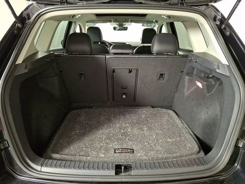 Used 2022 Volkswagen Taos SEL image 29