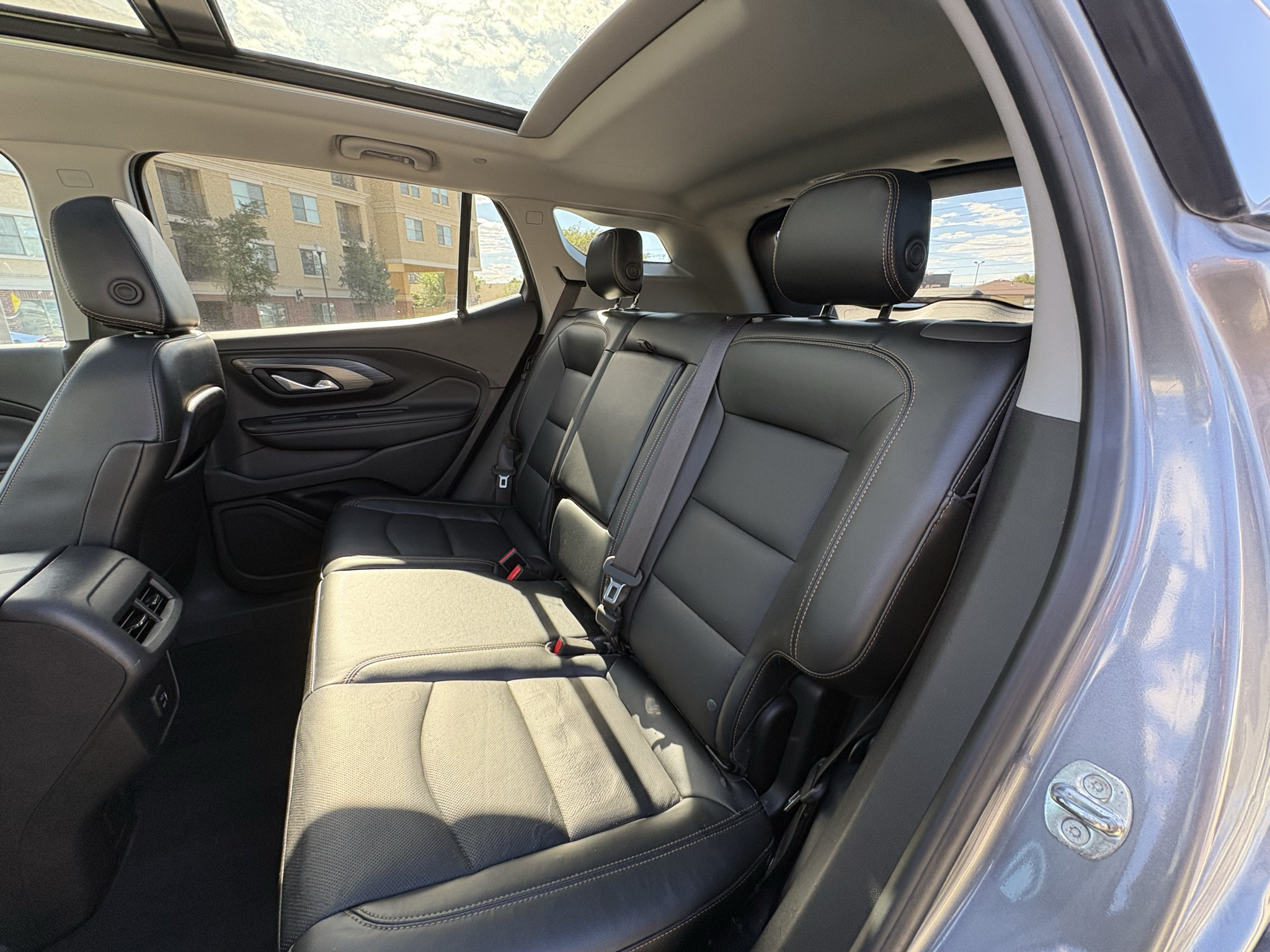 Used 2019 GMC Terrain SLT w/ Infotainment Package II AWD/4WD image 23