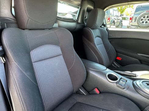 Used 2014 Nissan 370Z Roadster RWD image 17